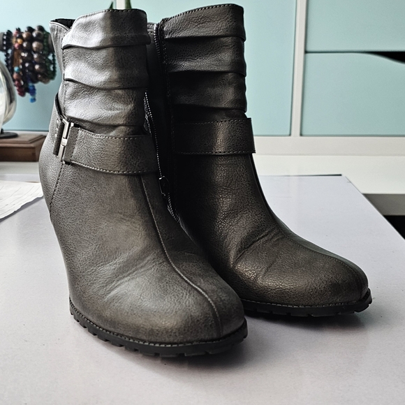 Women's Boots Size 9 - Picture 2 of 4